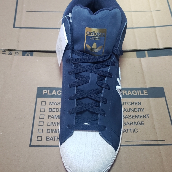 ADIDAS PRO MODEL "NEW YORK" EDITION - Picture 2 of 5